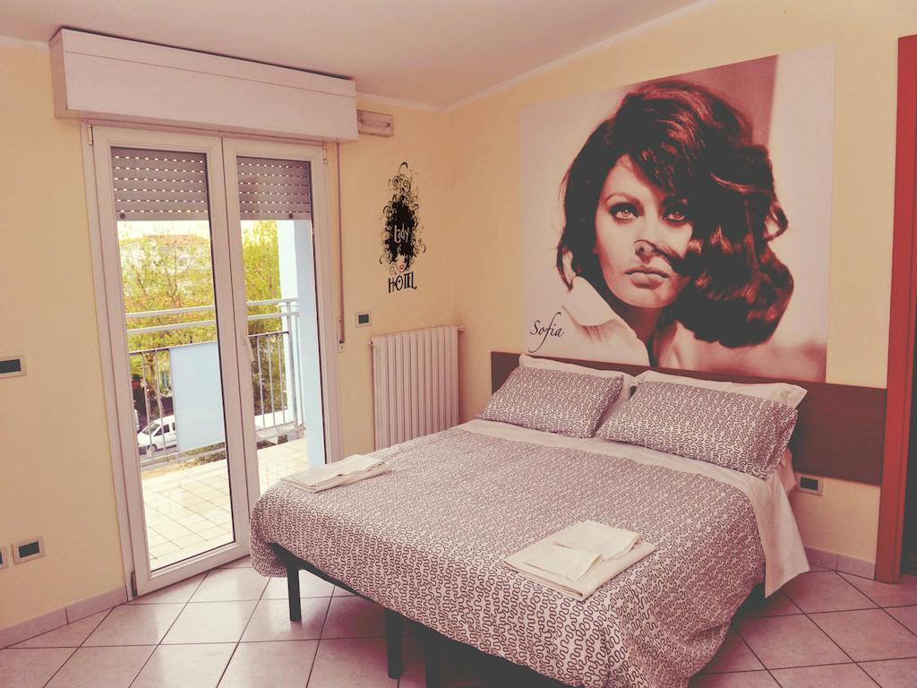 Hotel Lady Rimini Eksteriør billede
